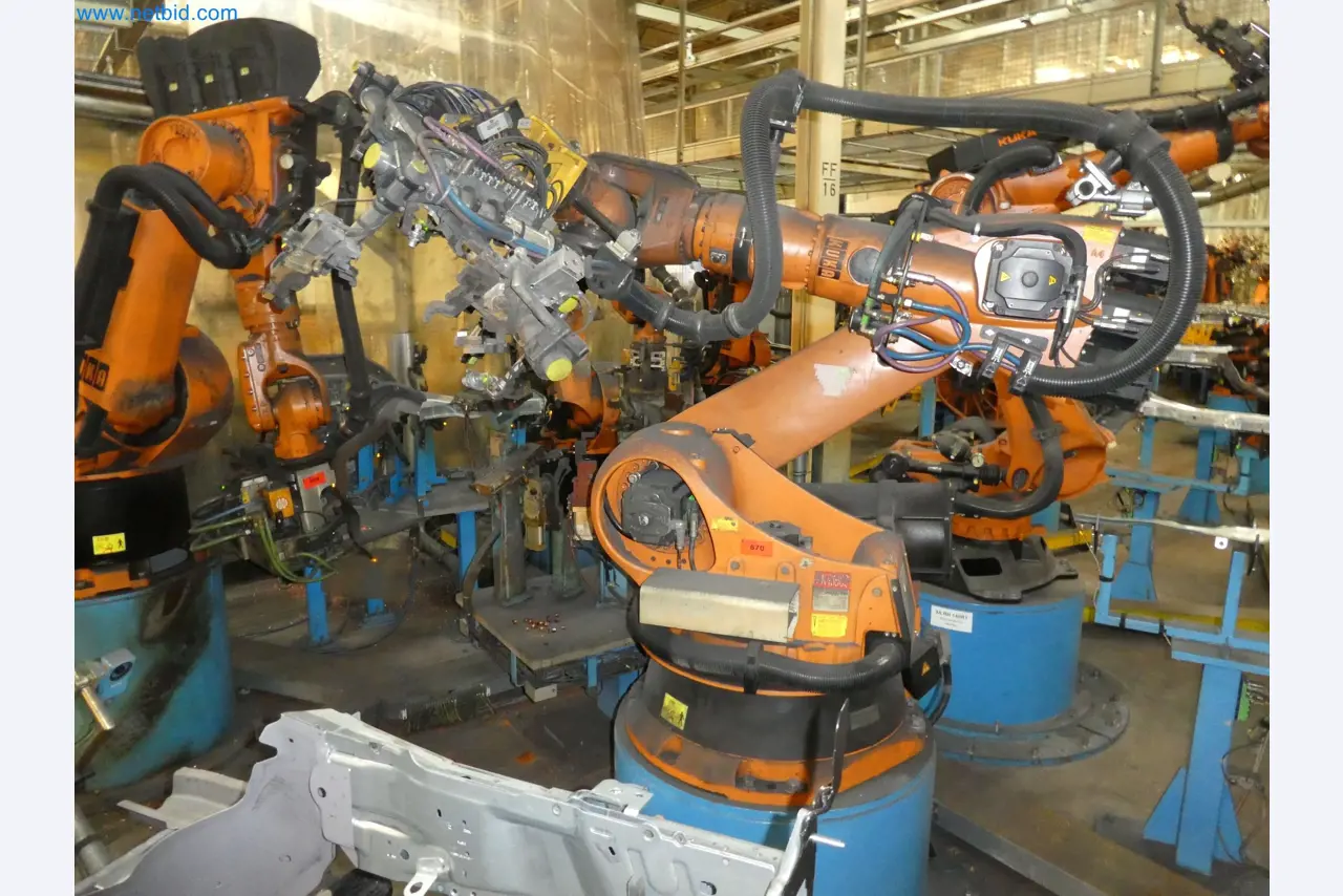 Robots, welding equipment and assembly accessories from the automotive industry-87