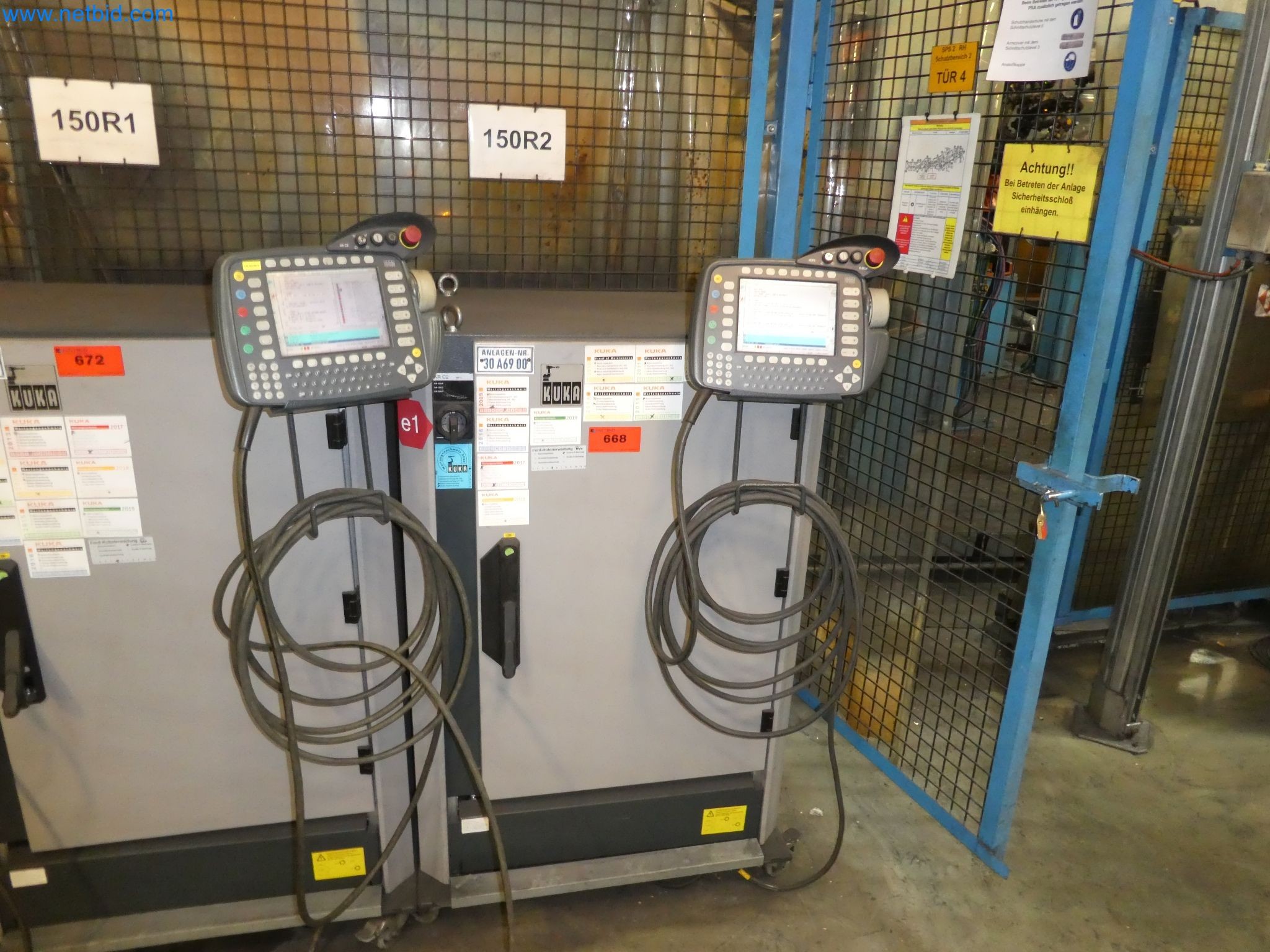 Robots, welding equipment and assembly accessories from the automotive industry-89