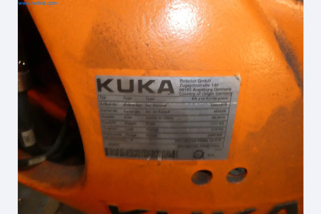 Robots, welding equipment and assembly accessories from the automotive industry-93