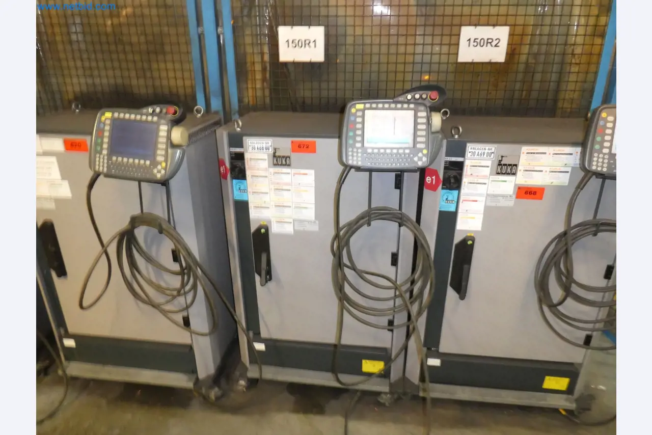 Robots, welding equipment and assembly accessories from the automotive industry-99