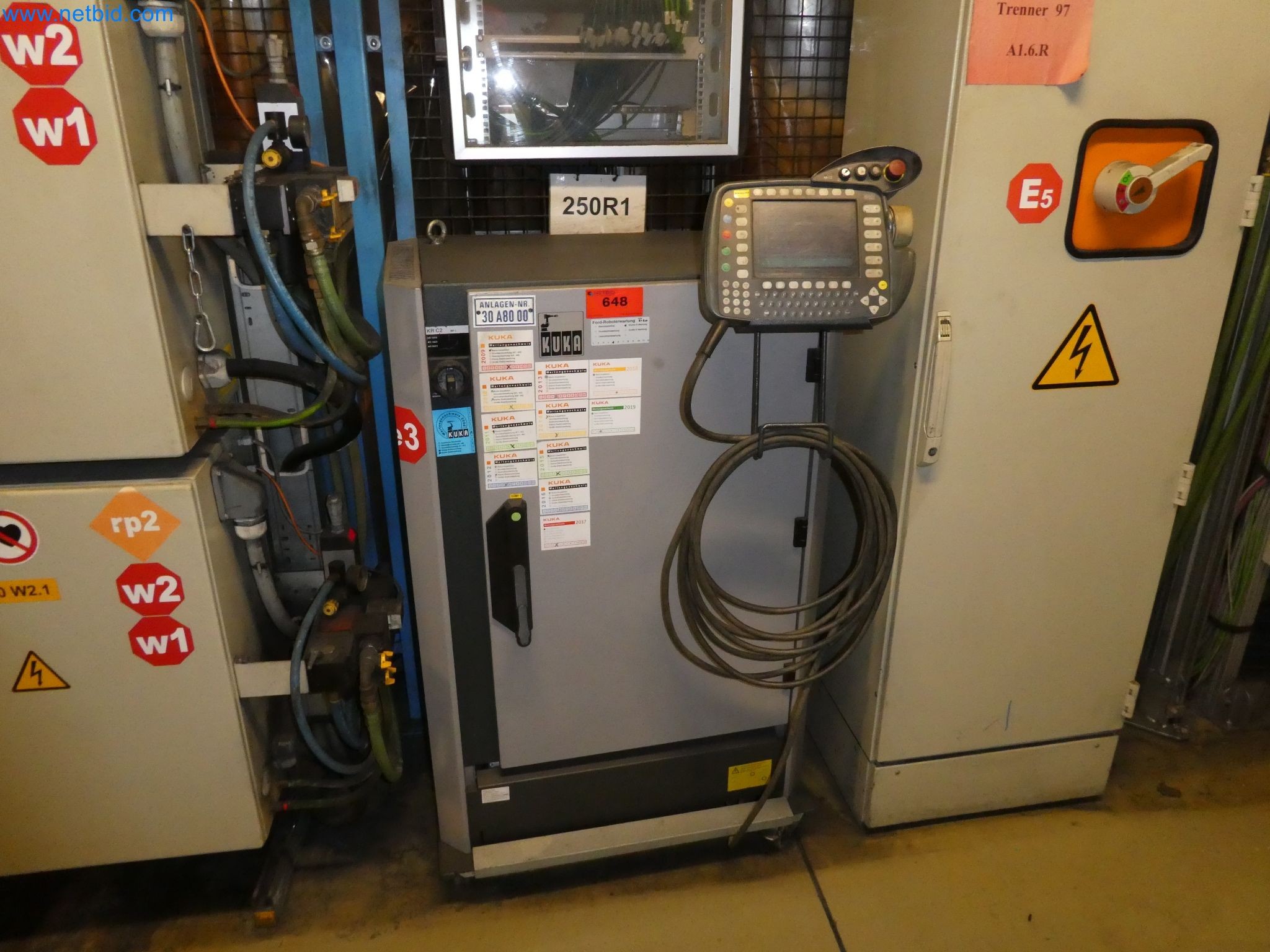 Robots, welding equipment and assembly accessories from the automotive industry-9