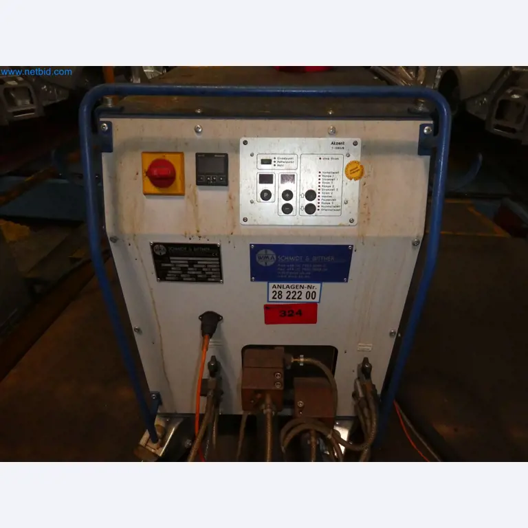 Roboti, varilna oprema in pripomočki za montažo iz avtomobilske industrije-2