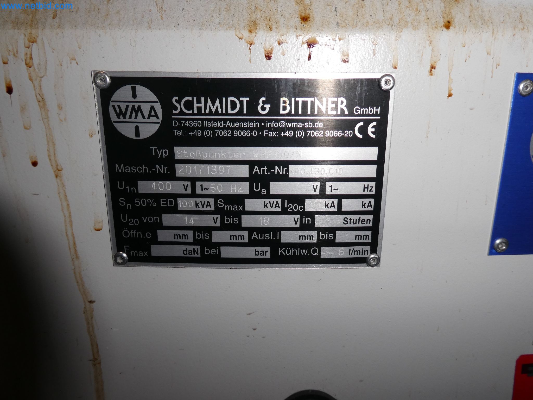 Roboti, varilna oprema in pripomočki za montažo iz avtomobilske industrije-3