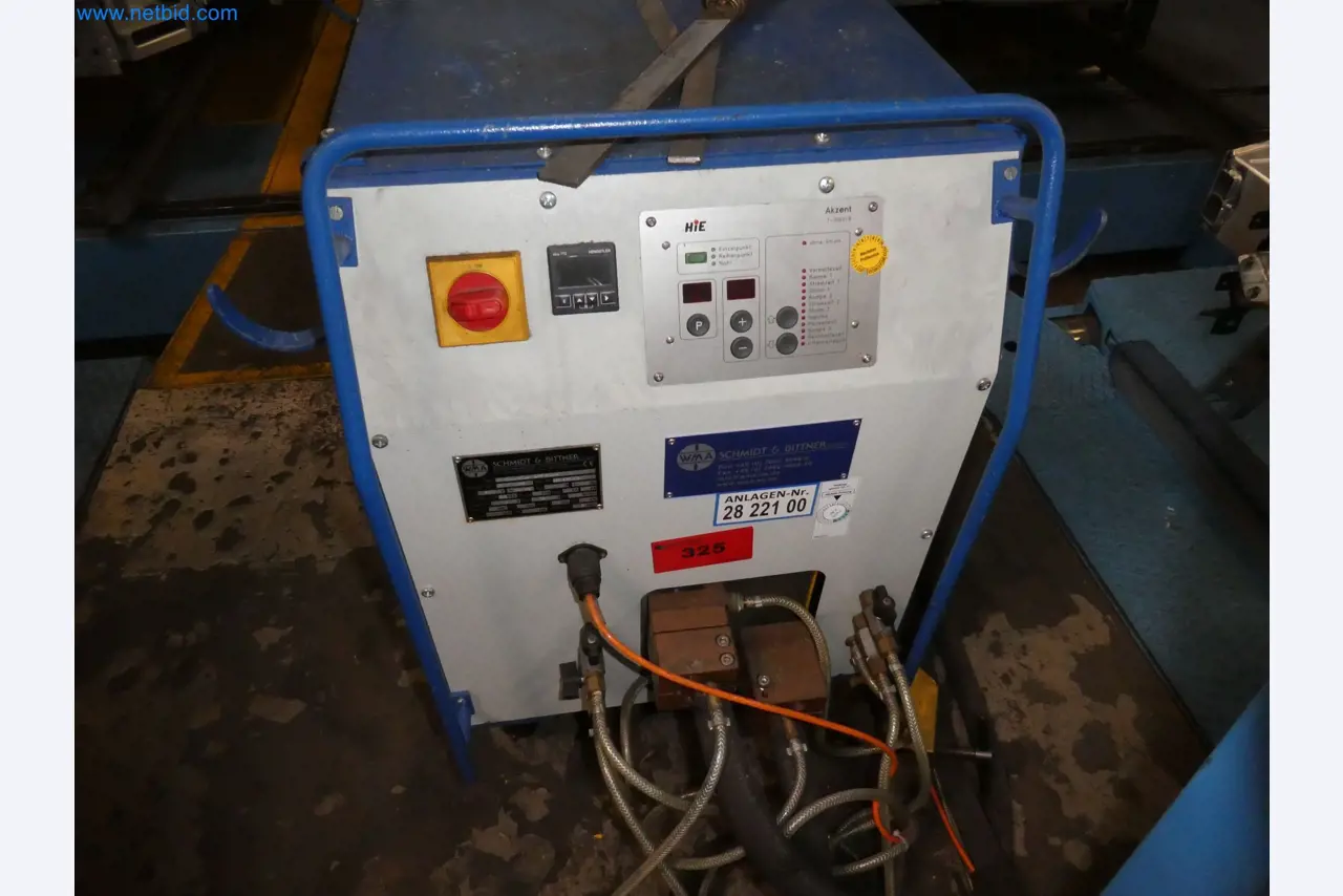 Roboti, varilna oprema in pripomočki za montažo iz avtomobilske industrije-2