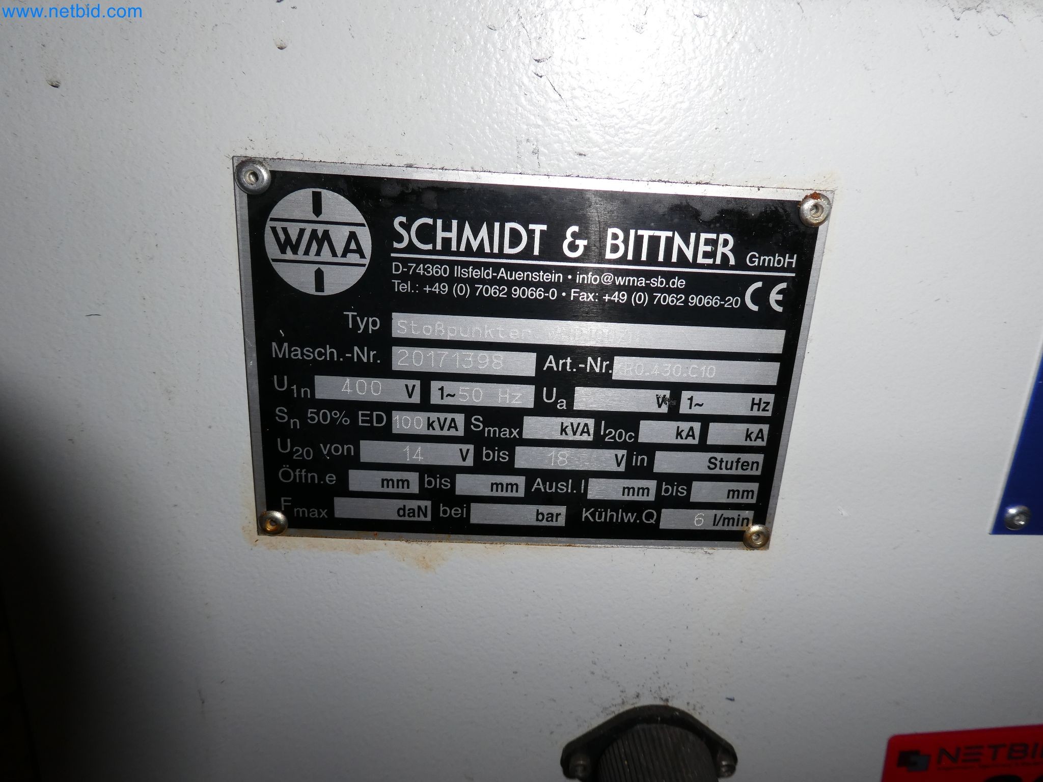 Roboti, varilna oprema in pripomočki za montažo iz avtomobilske industrije-3