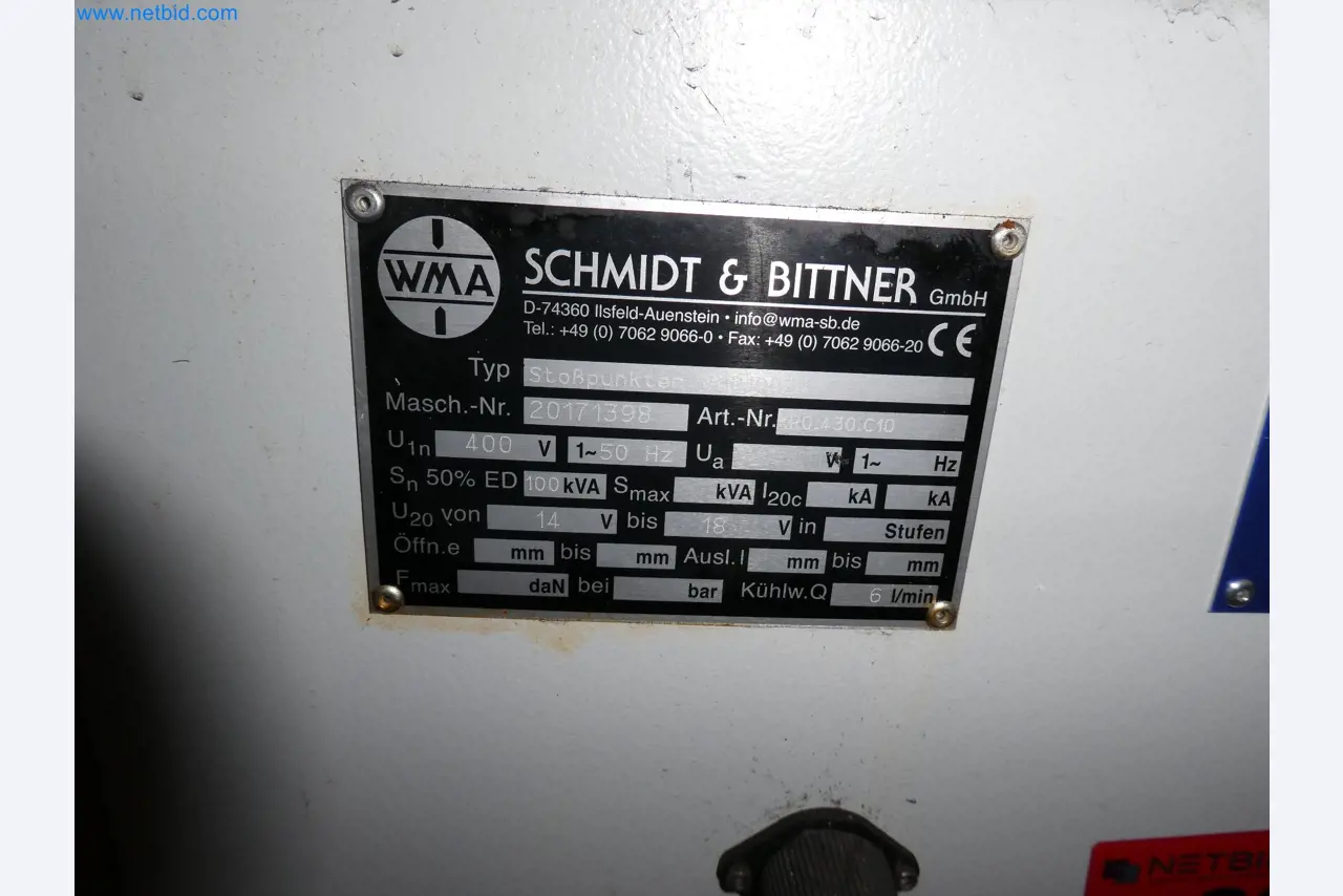 Roboti, varilna oprema in pripomočki za montažo iz avtomobilske industrije-3