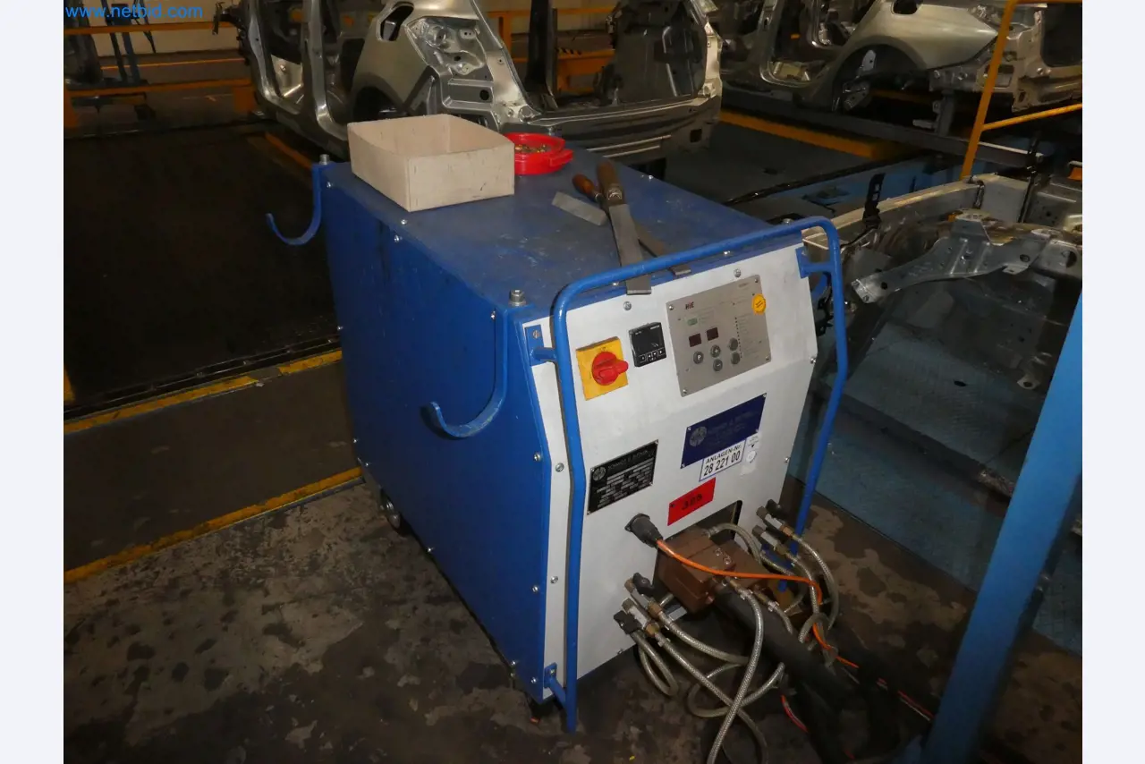 Roboti, varilna oprema in pripomočki za montažo iz avtomobilske industrije-4