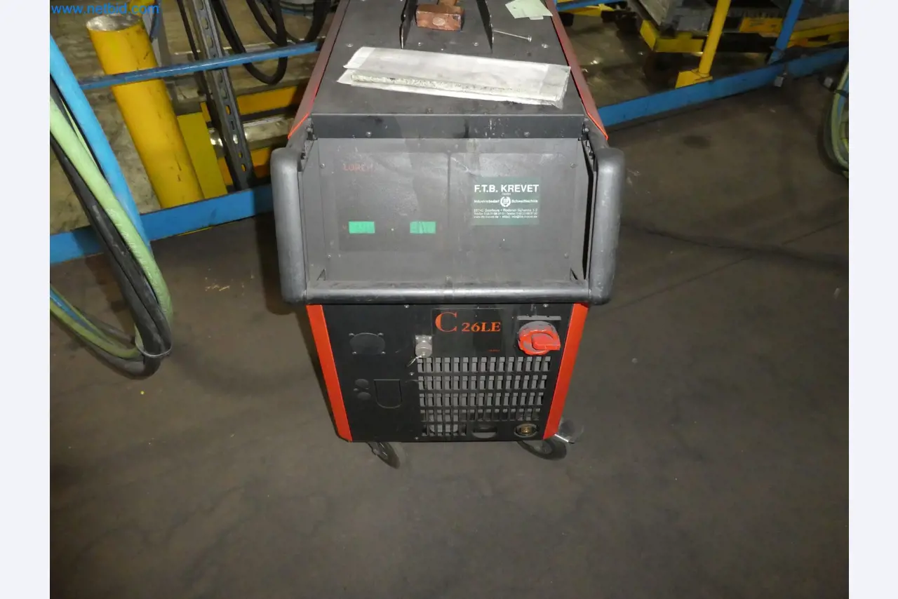 Roboti, varilna oprema in pripomočki za montažo iz avtomobilske industrije-2