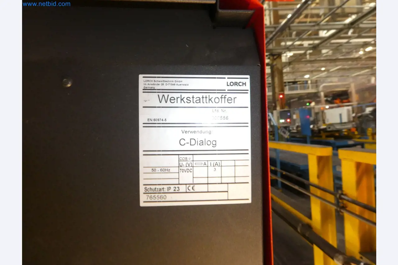 Roboti, varilna oprema in pripomočki za montažo iz avtomobilske industrije-3