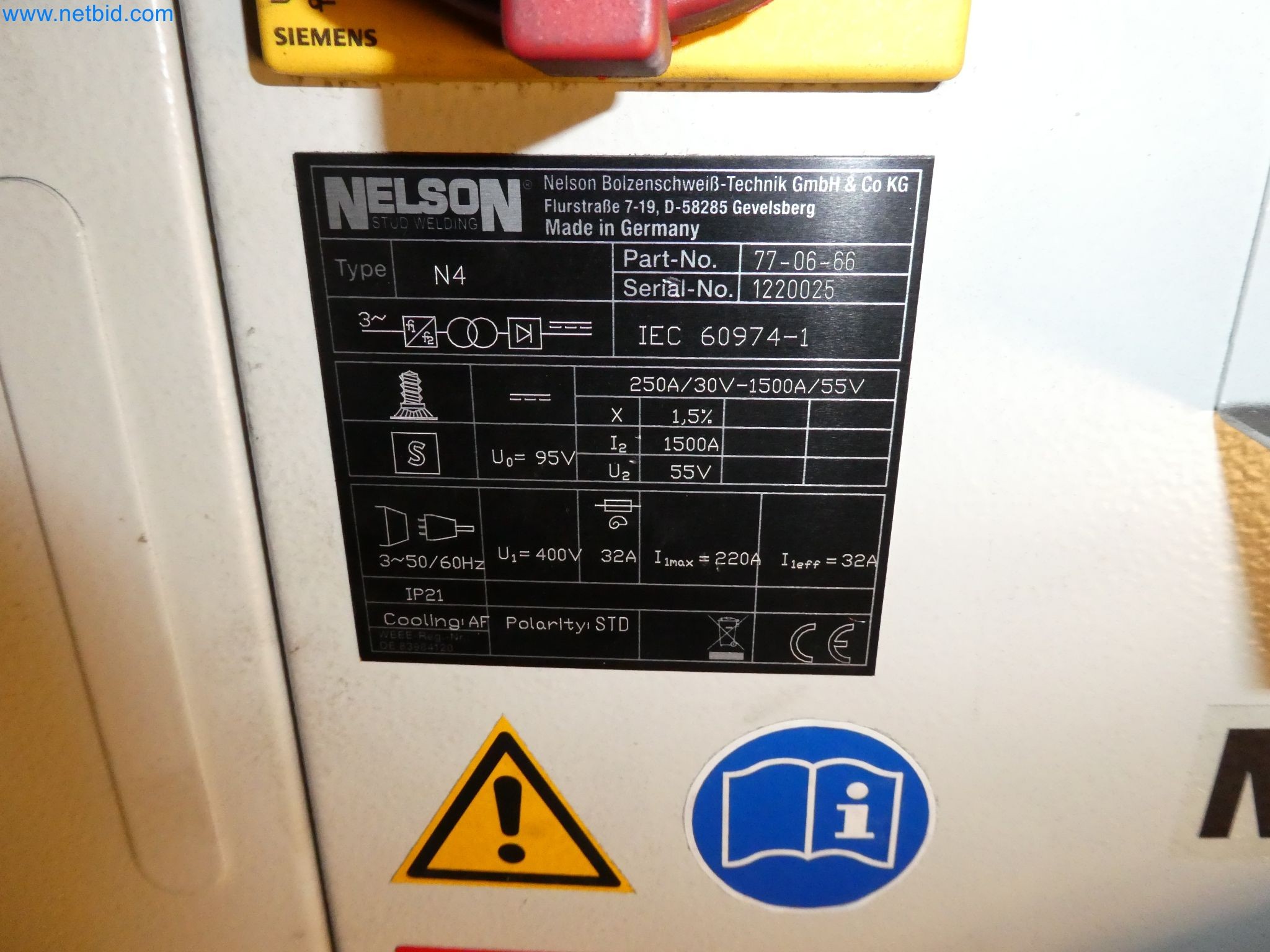 Roboti, varilna oprema in pripomočki za montažo iz avtomobilske industrije-4