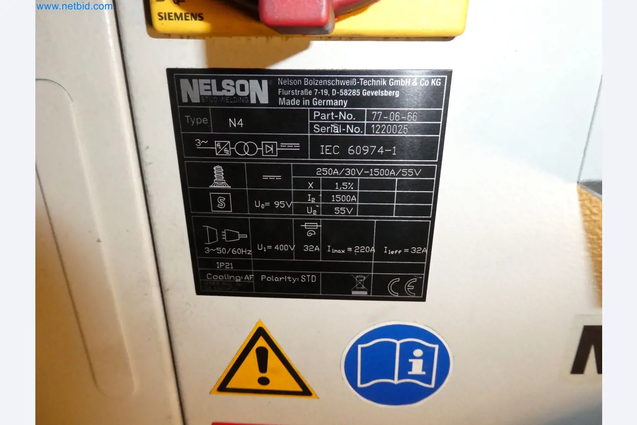 Roboti, varilna oprema in pripomočki za montažo iz avtomobilske industrije-4