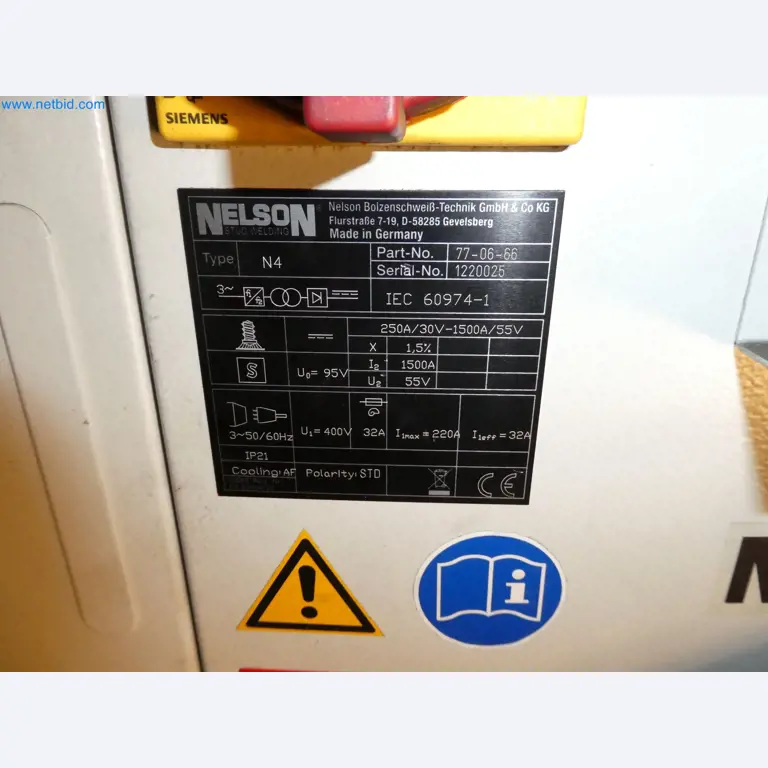 Roboti, varilna oprema in pripomočki za montažo iz avtomobilske industrije-4