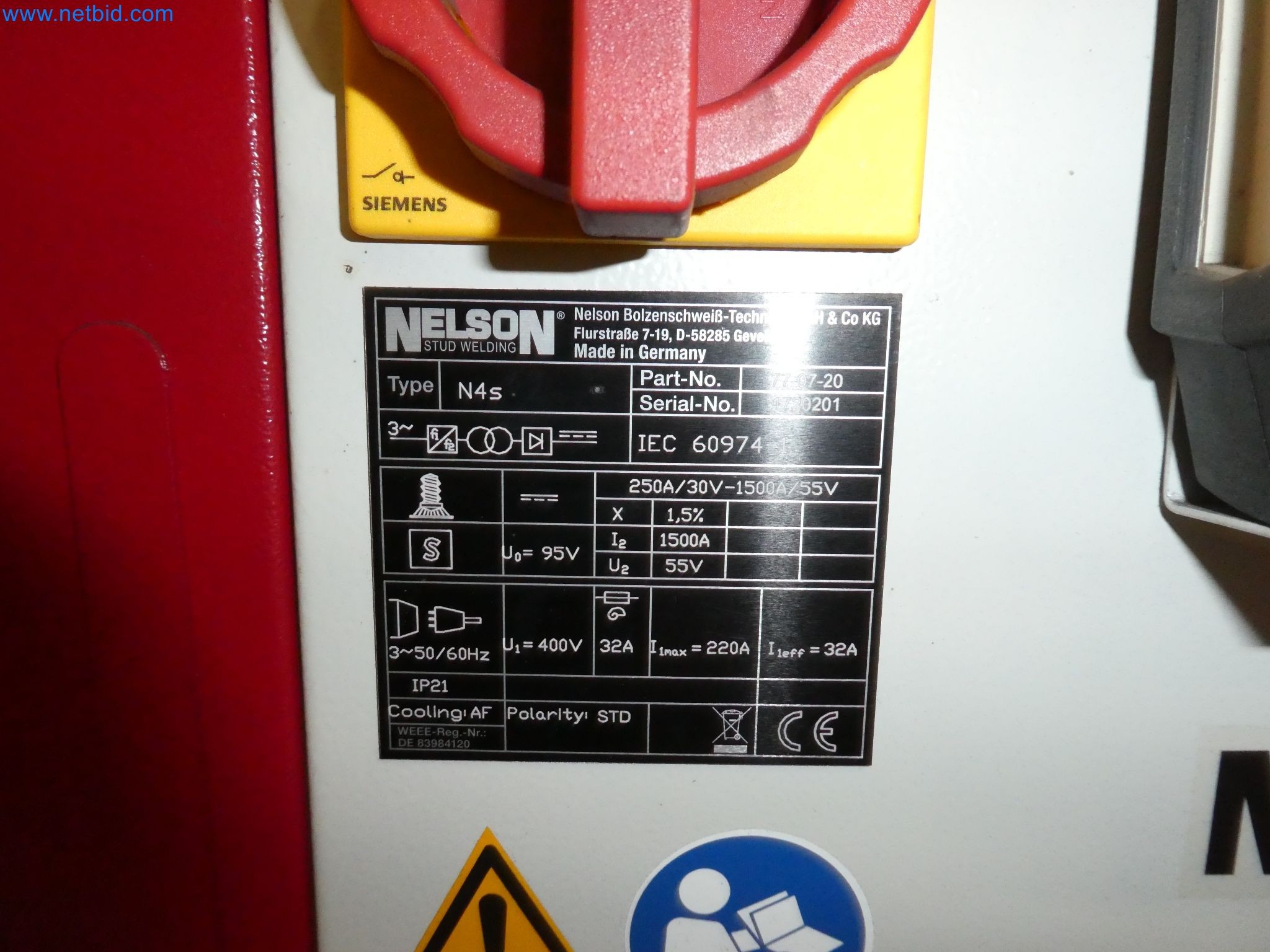 Roboti, varilna oprema in pripomočki za montažo iz avtomobilske industrije-2