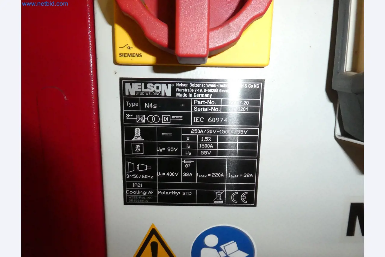 Roboti, varilna oprema in pripomočki za montažo iz avtomobilske industrije-2