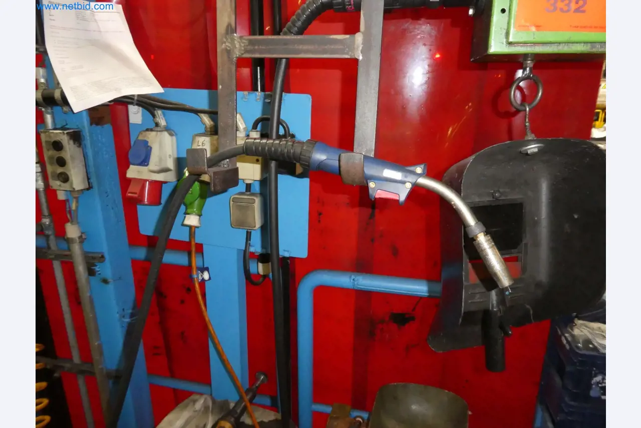 Robôs, equipamento de soldadura e acessórios de montagem da indústria automóvel-2