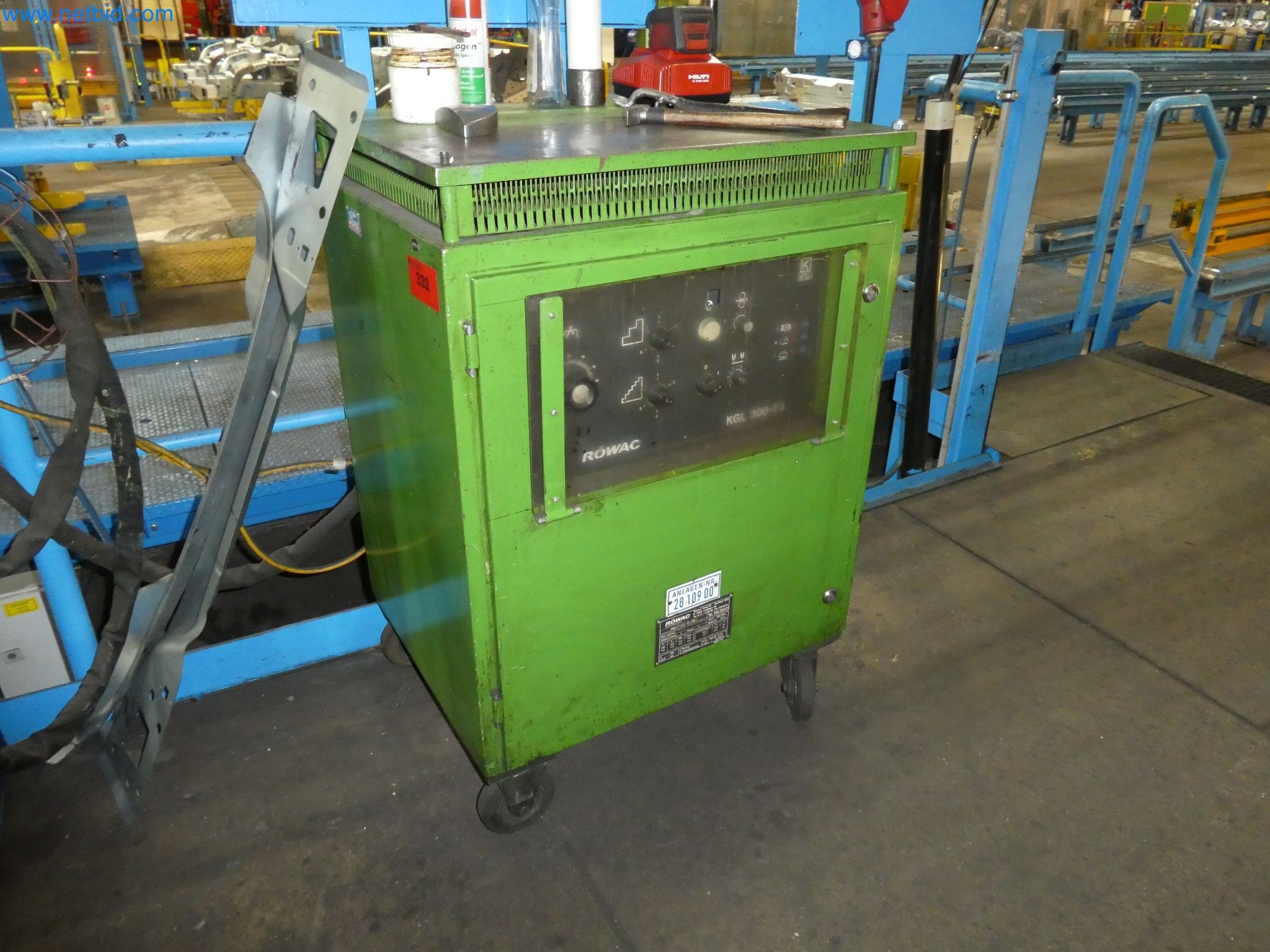 Robôs, equipamento de soldadura e acessórios de montagem da indústria automóvel-3