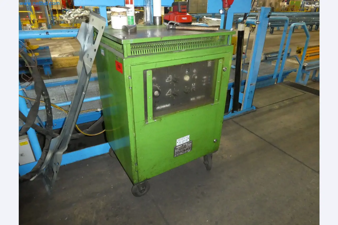 Robôs, equipamento de soldadura e acessórios de montagem da indústria automóvel-3