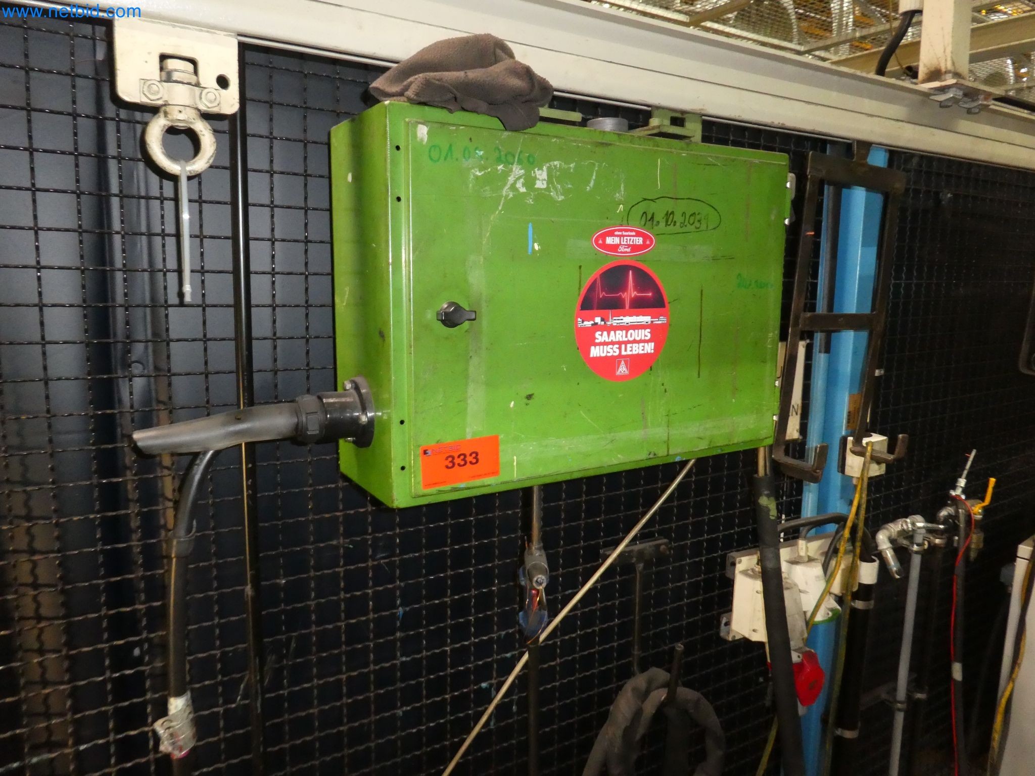 Robôs, equipamento de soldadura e acessórios de montagem da indústria automóvel-2