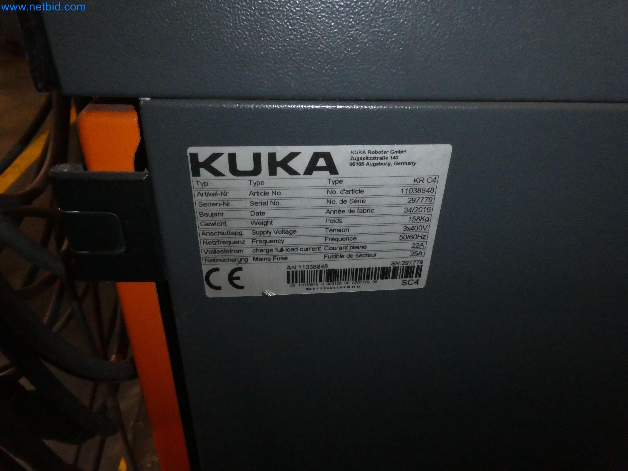 Robots, welding equipment and assembly accessories from the automotive industry-102