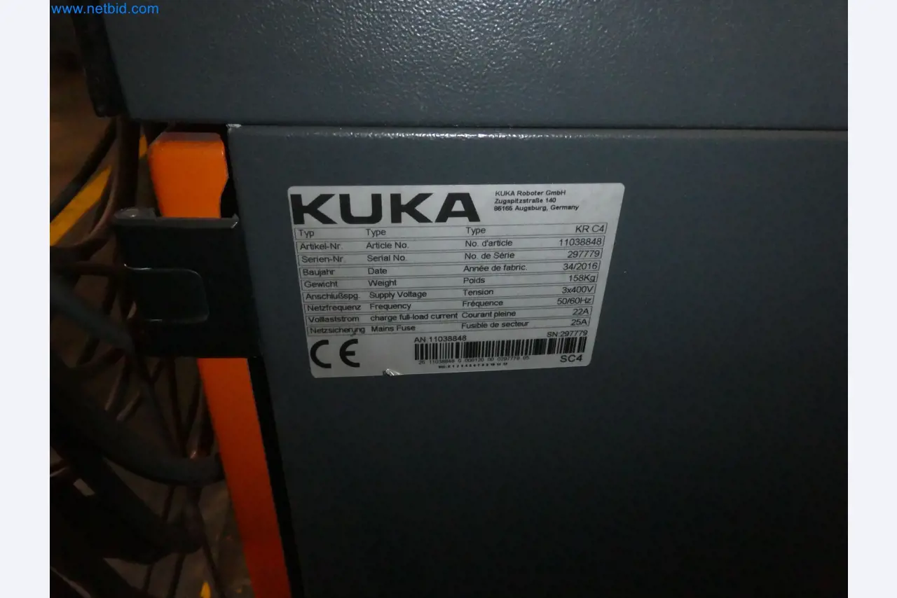 Robots, welding equipment and assembly accessories from the automotive industry-102