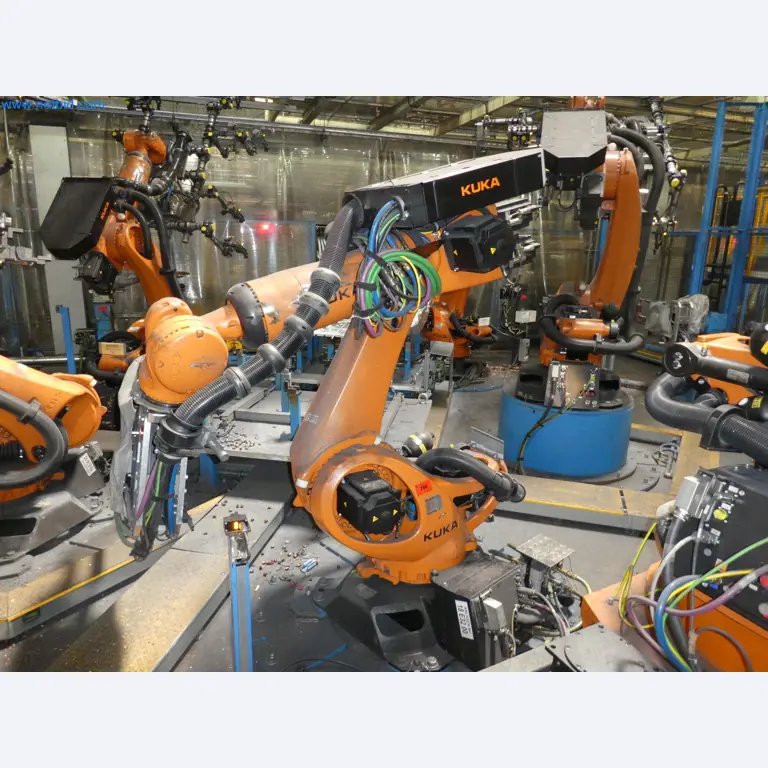 Robots, welding equipment and assembly accessories from the automotive industry-103