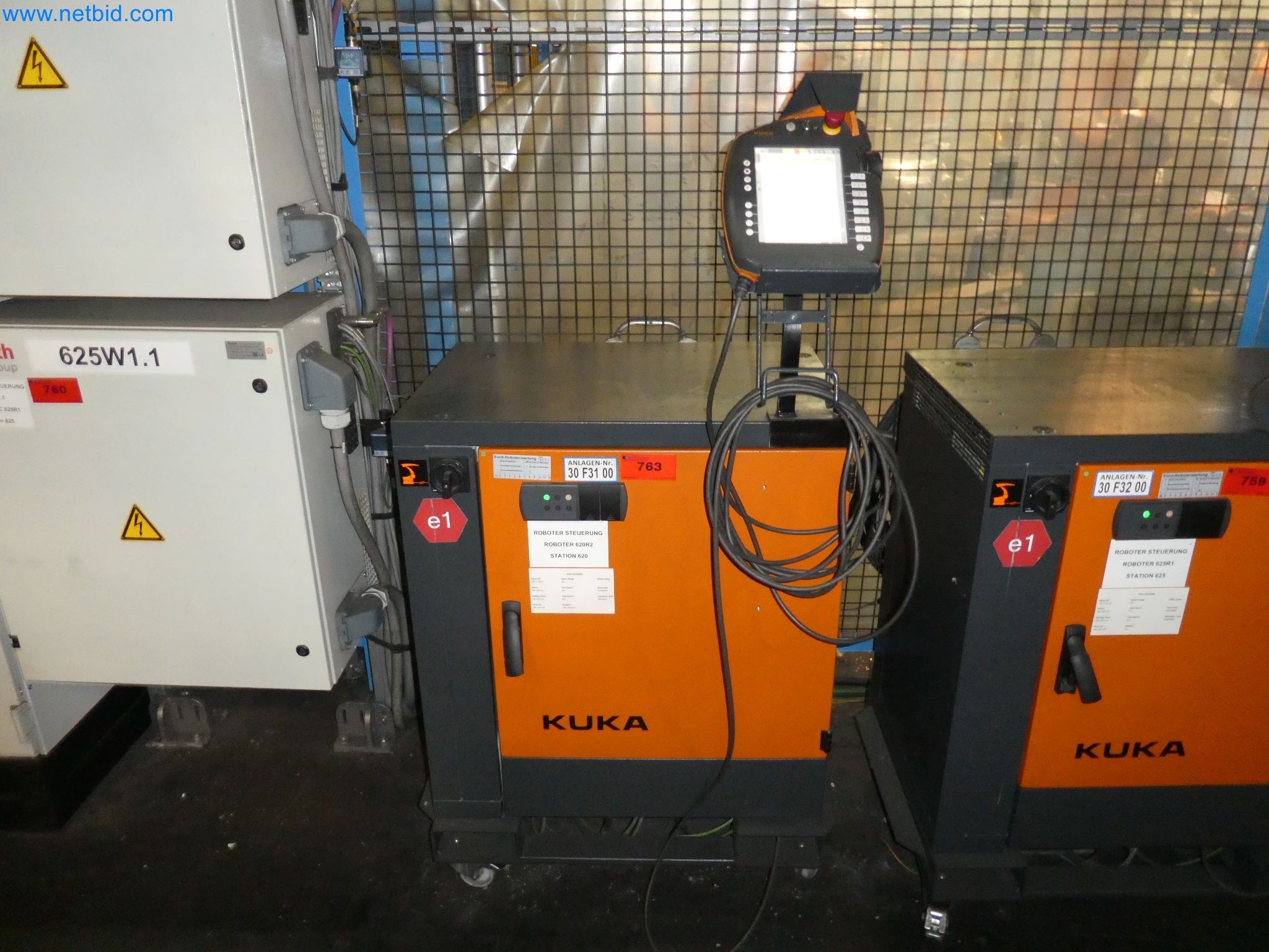 Robots, welding equipment and assembly accessories from the automotive industry-104