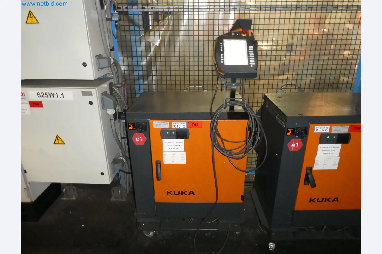 Robots, welding equipment and assembly accessories from the automotive industry-104