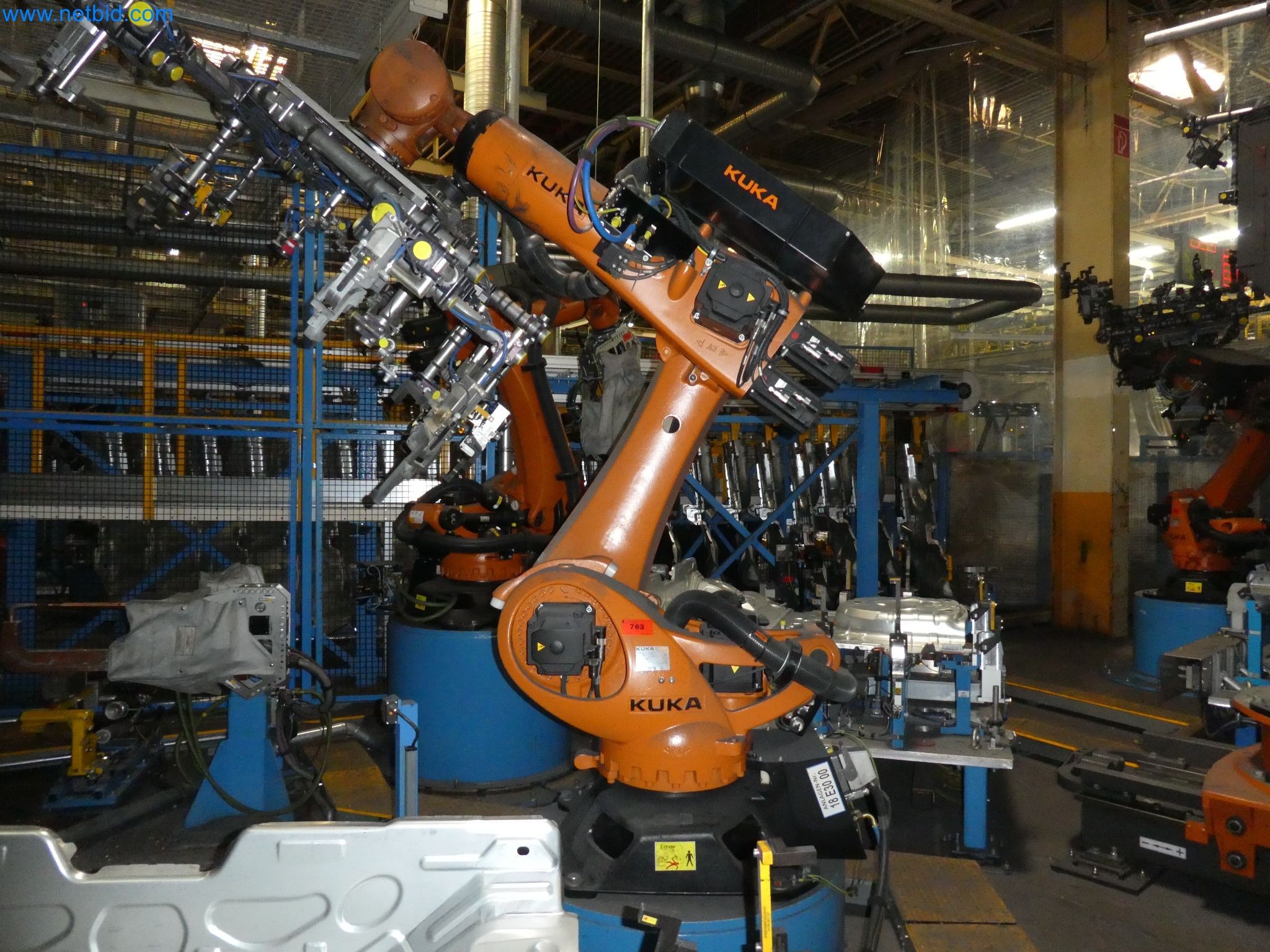 Robots, welding equipment and assembly accessories from the automotive industry-106