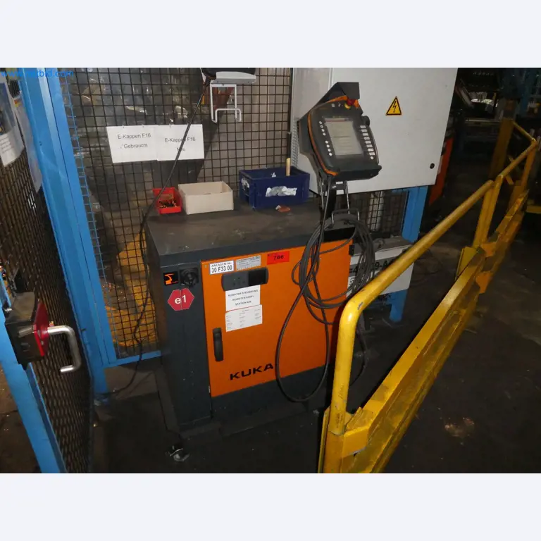 Robots, welding equipment and assembly accessories from the automotive industry-107