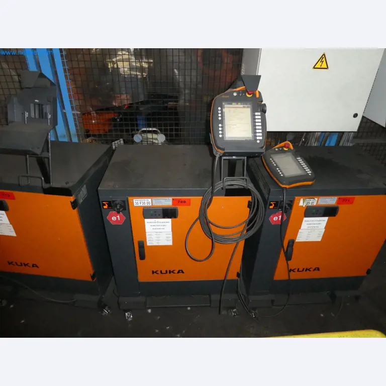 Robots, welding equipment and assembly accessories from the automotive industry-108