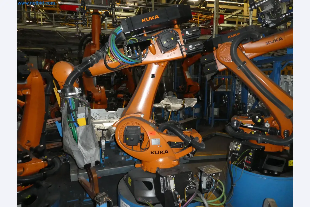 Robots, welding equipment and assembly accessories from the automotive industry-111