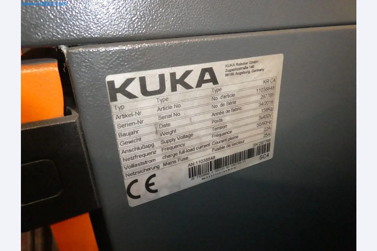 Robots, welding equipment and assembly accessories from the automotive industry-112