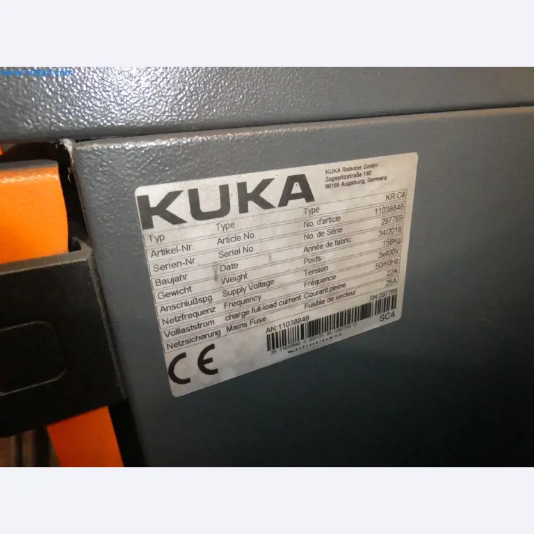 Robots, welding equipment and assembly accessories from the automotive industry-112