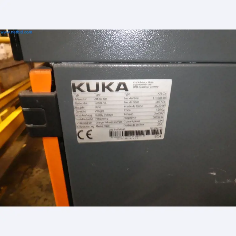 Robots, welding equipment and assembly accessories from the automotive industry-114