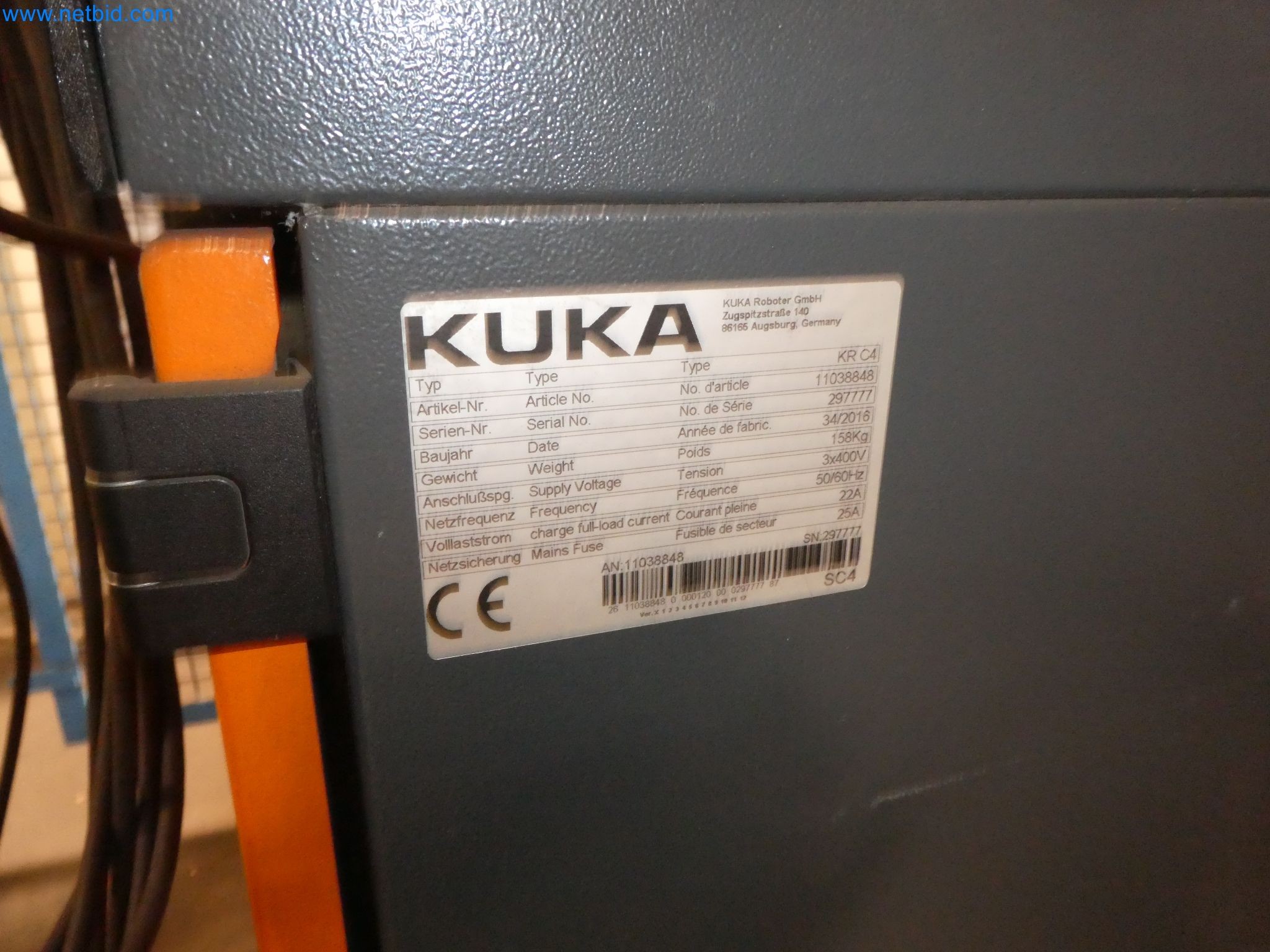 Robots, welding equipment and assembly accessories from the automotive industry-116