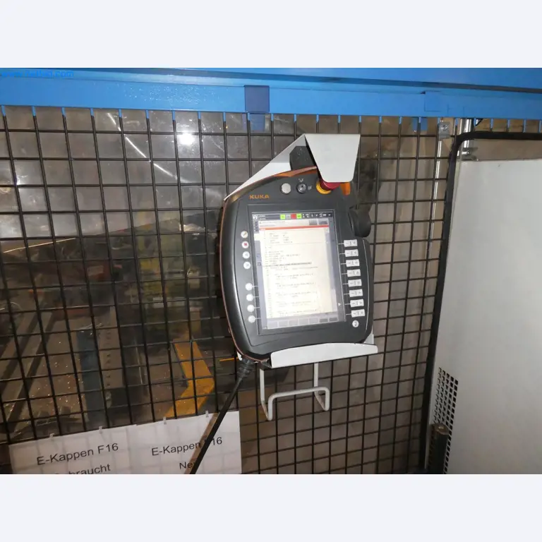 Robots, welding equipment and assembly accessories from the automotive industry-117