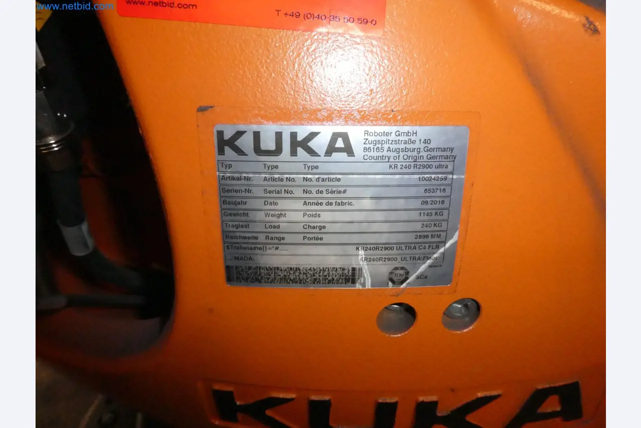 Robots, welding equipment and assembly accessories from the automotive industry-118