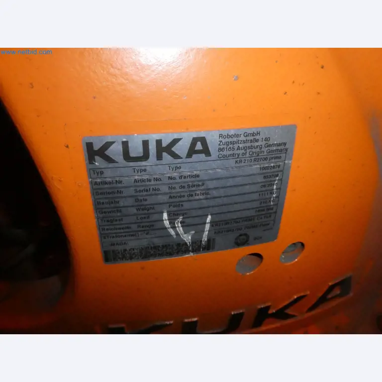 Robots, welding equipment and assembly accessories from the automotive industry-119