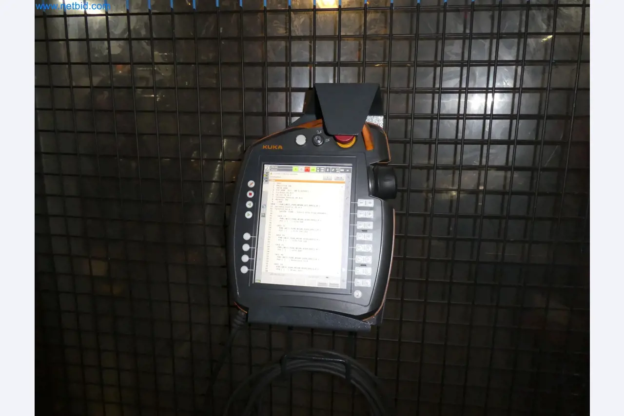 Robots, welding equipment and assembly accessories from the automotive industry-120