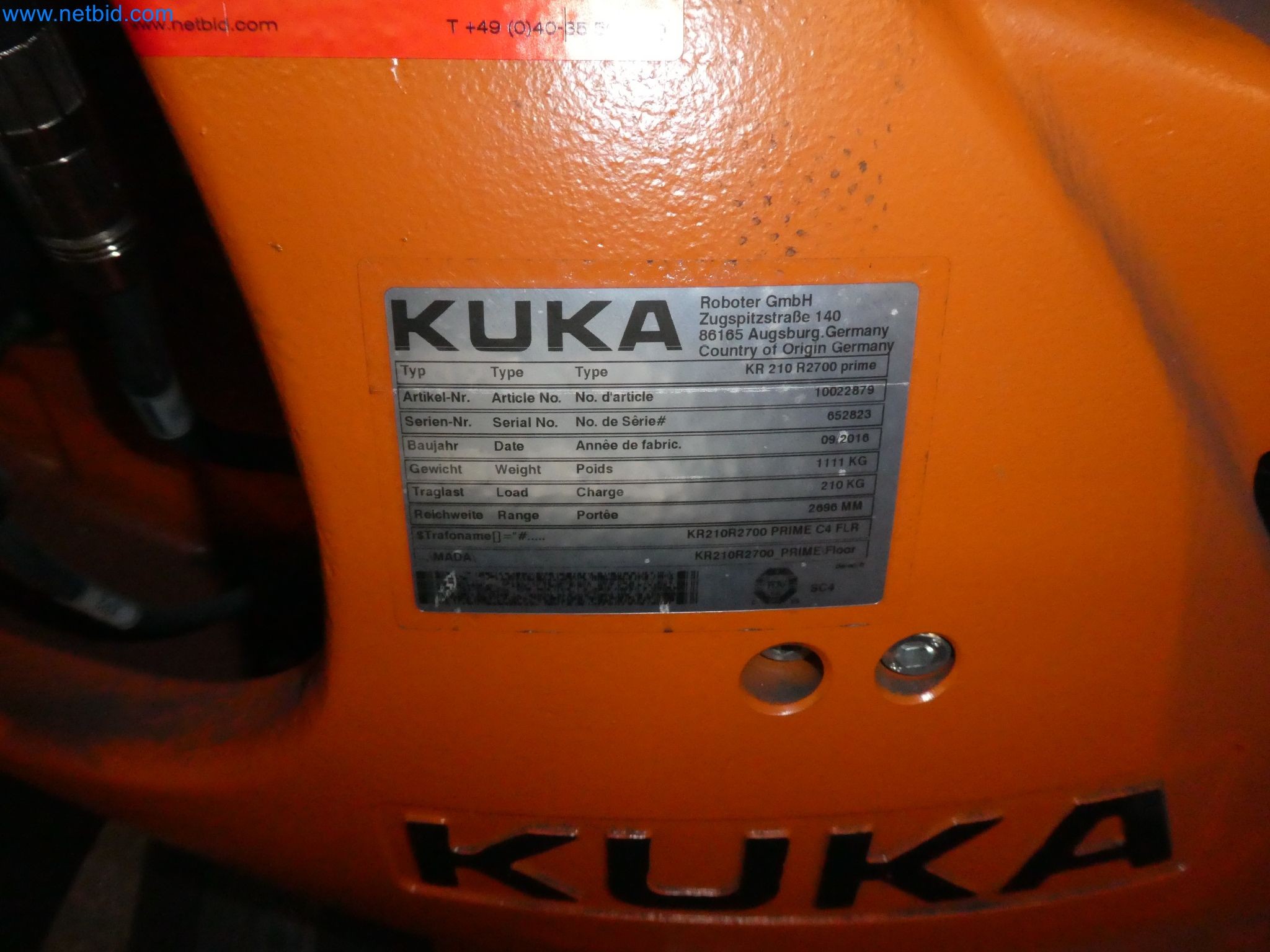 Robots, welding equipment and assembly accessories from the automotive industry-124