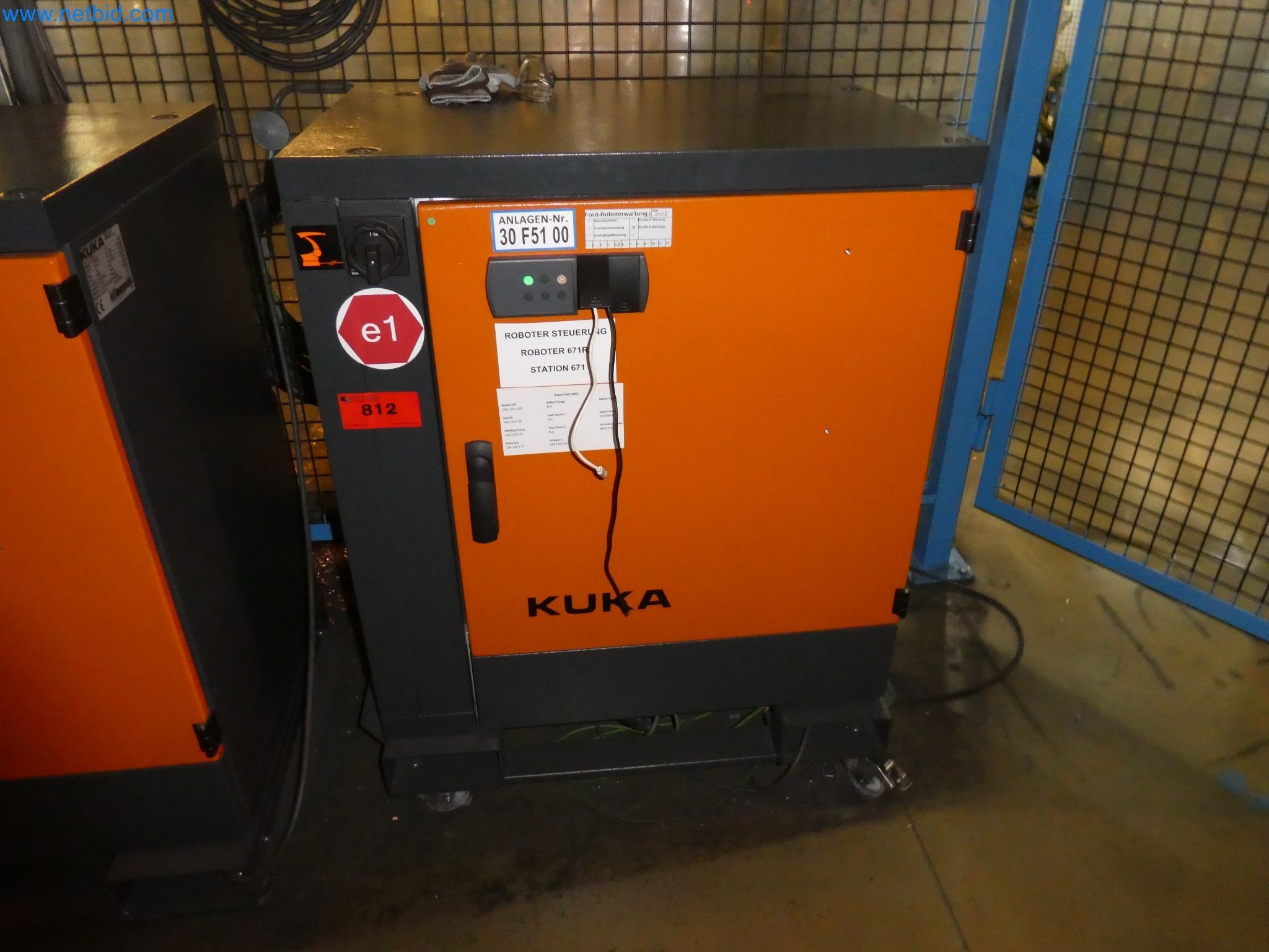 Robots, welding equipment and assembly accessories from the automotive industry-127