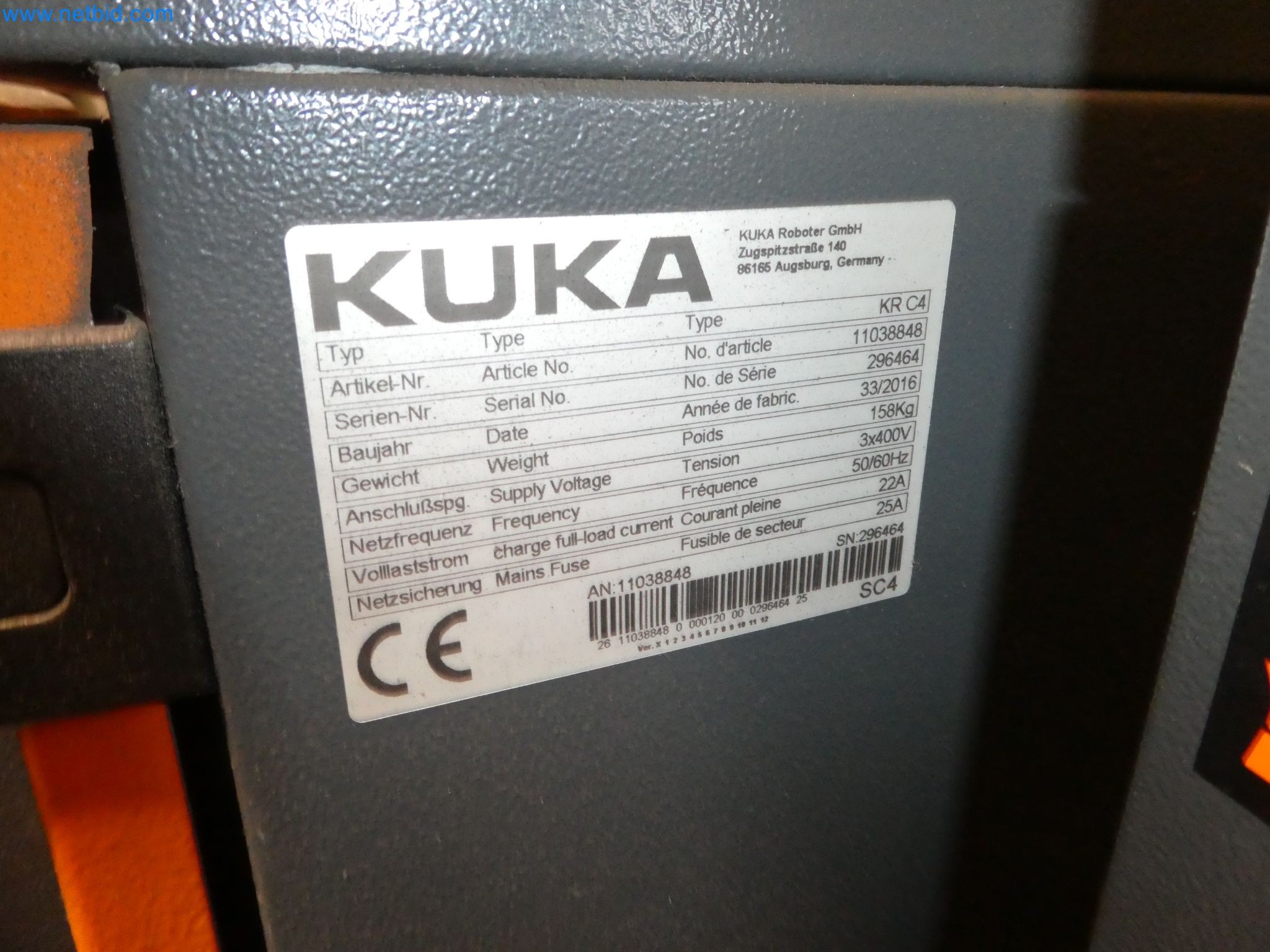 Robots, welding equipment and assembly accessories from the automotive industry-12