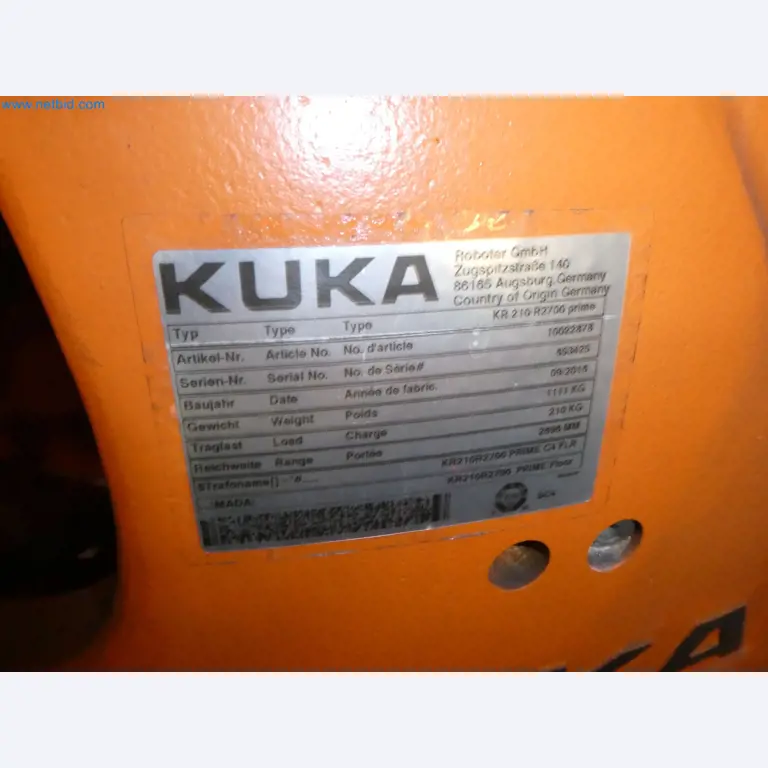 Robots, welding equipment and assembly accessories from the automotive industry-14