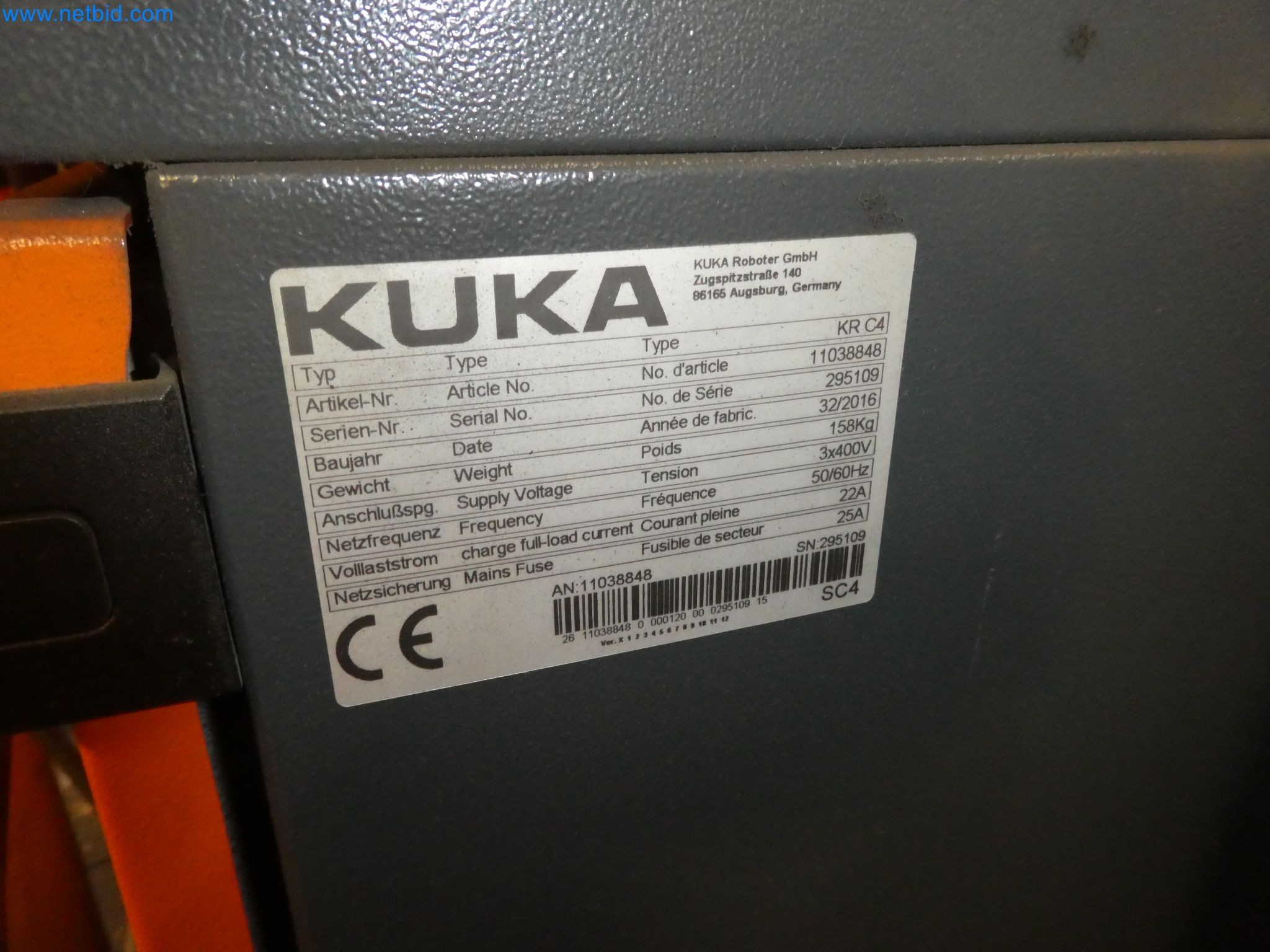 Robots, welding equipment and assembly accessories from the automotive industry-15