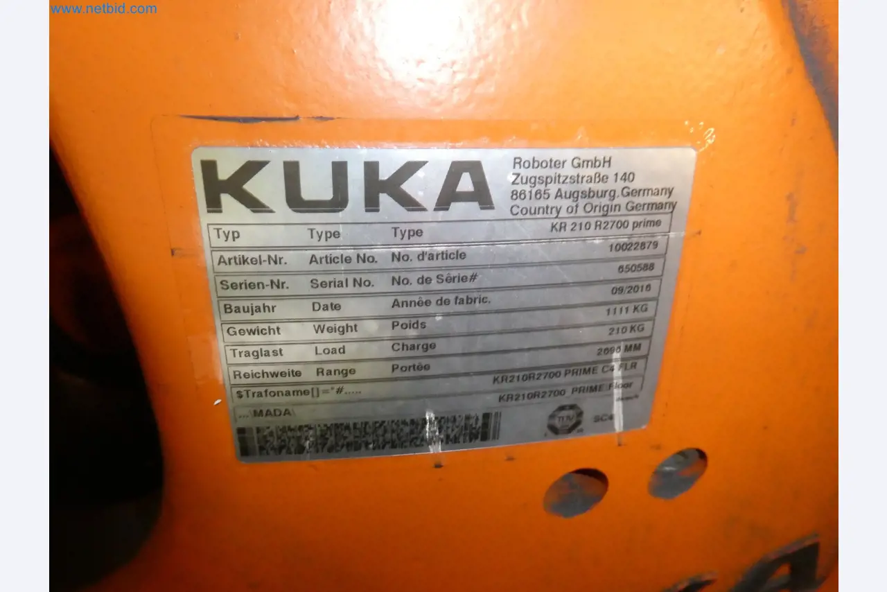 Robots, welding equipment and assembly accessories from the automotive industry-17