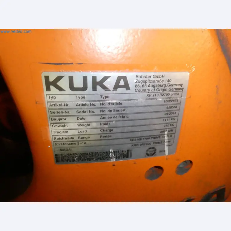 Robots, welding equipment and assembly accessories from the automotive industry-17