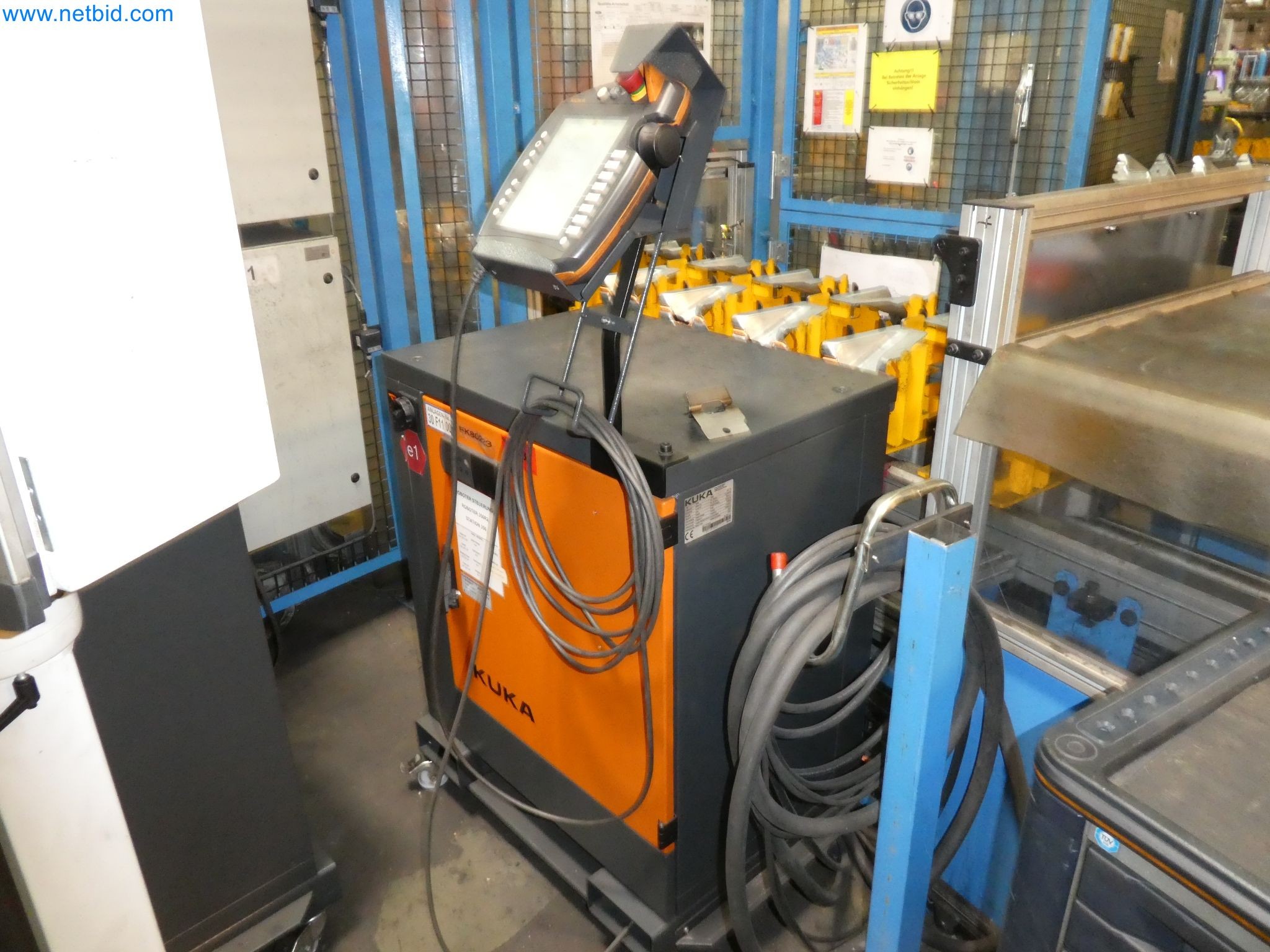 Robots, welding equipment and assembly accessories from the automotive industry-18