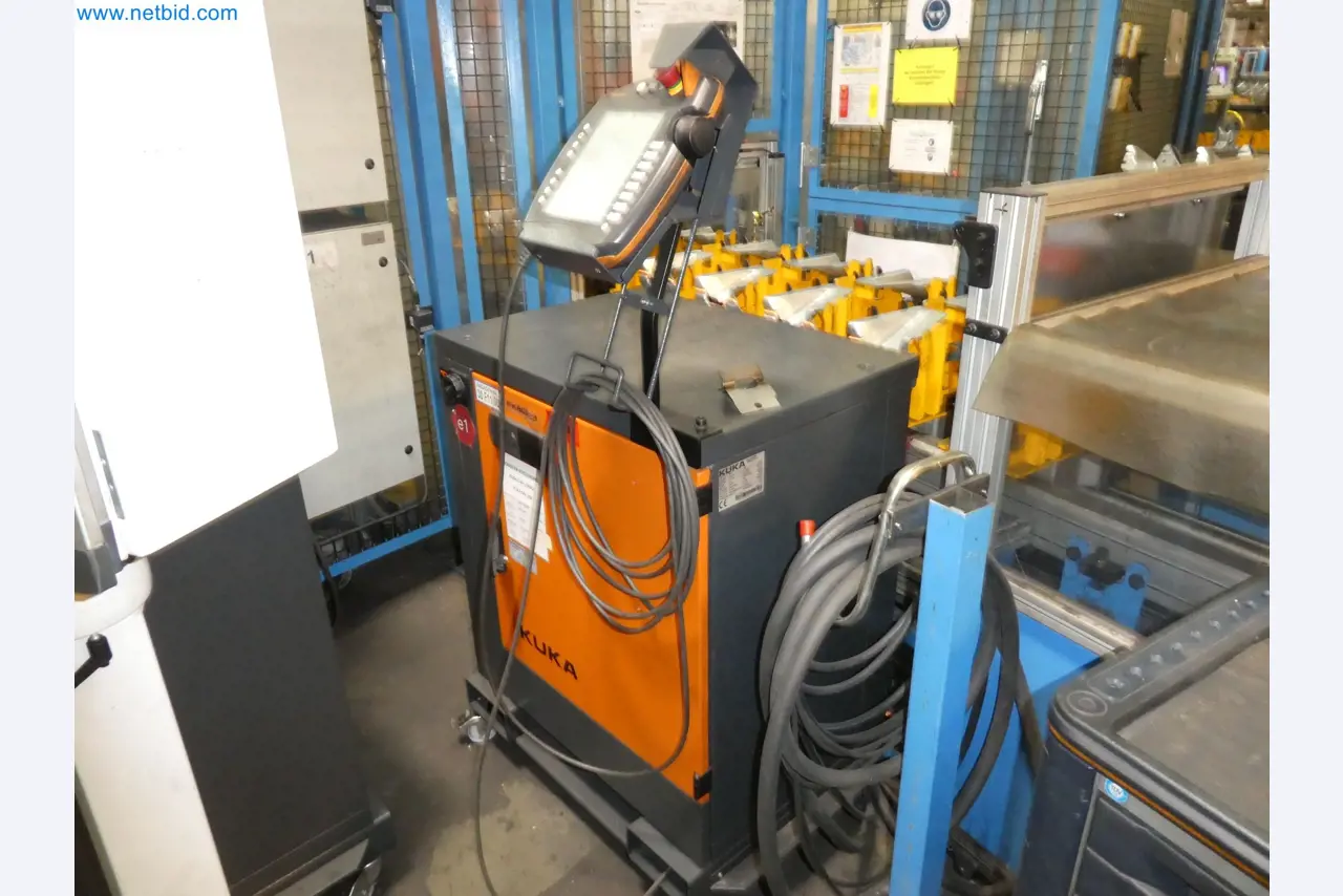 Robots, welding equipment and assembly accessories from the automotive industry-18