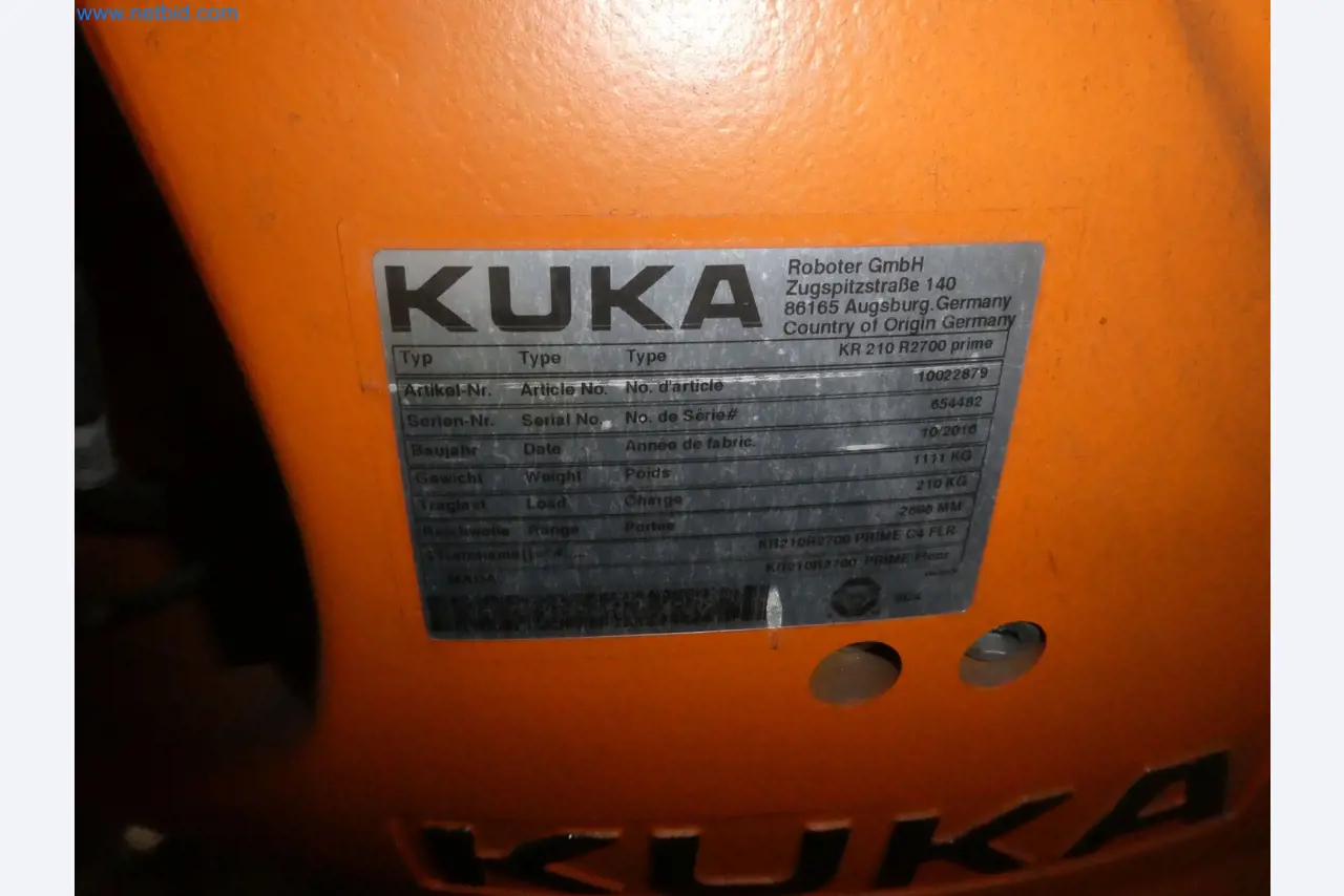 Robots, welding equipment and assembly accessories from the automotive industry-1