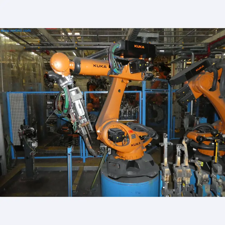 Robots, welding equipment and assembly accessories from the automotive industry-20